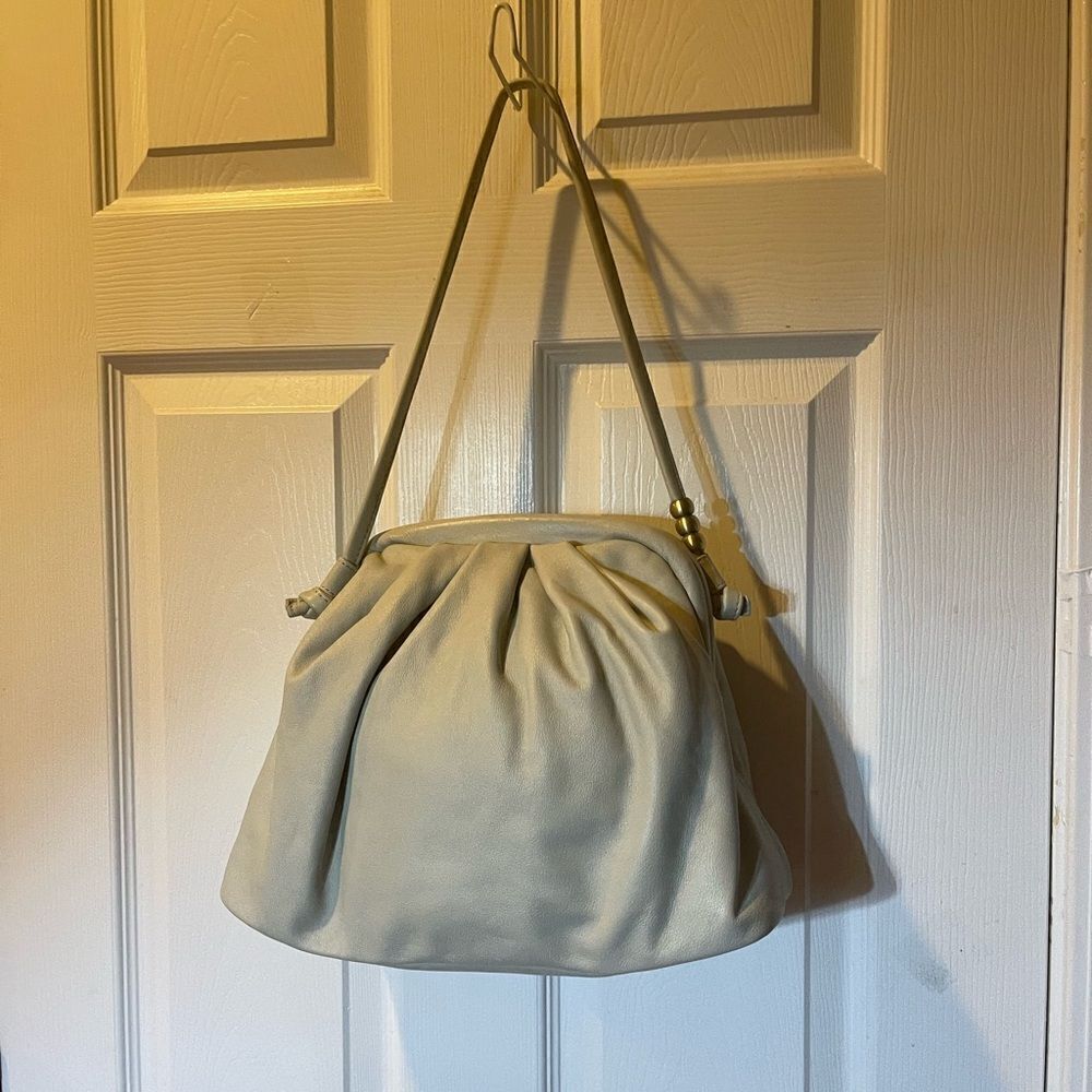 Hobo Adalyn Soft leather light gray medium Frame Shoulder Bag